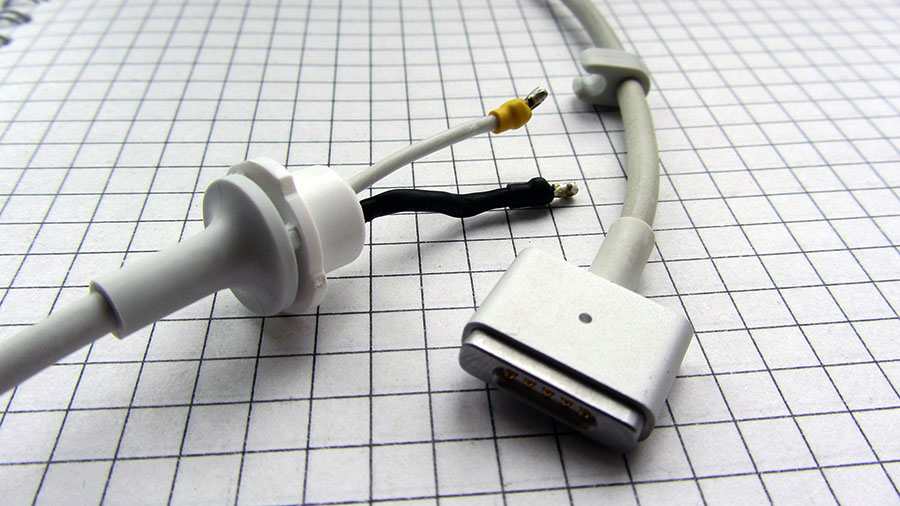 Чем можно зарядить MacBook