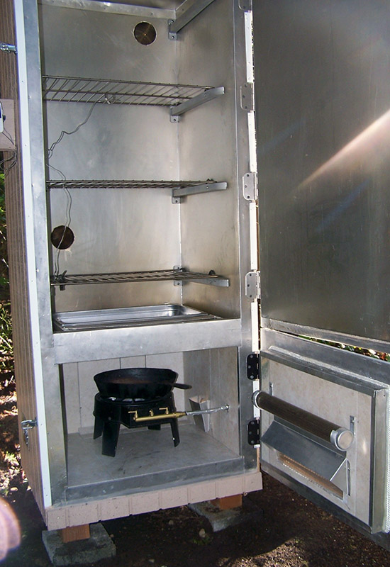 Коптильня холодного копчення зі старого холодильника