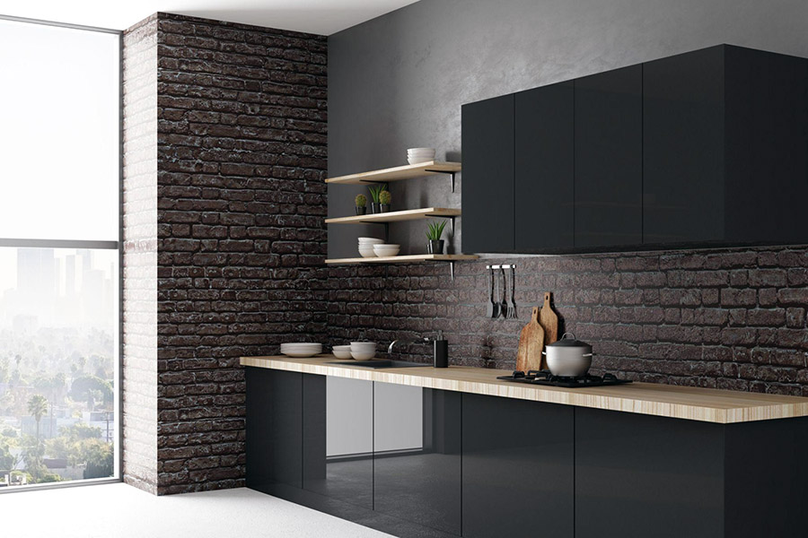 Красиве та практичне оздоблення стін на хай-тек кухні