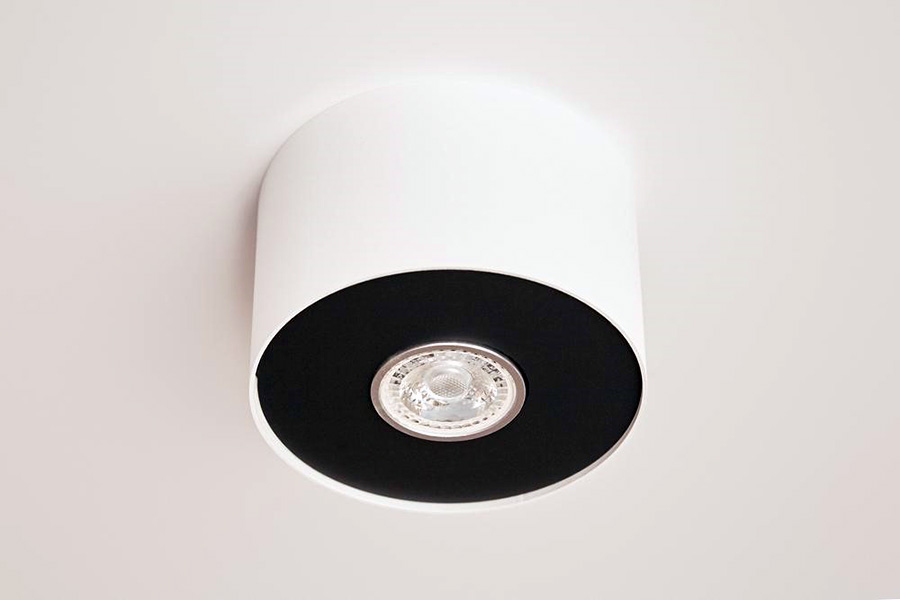 Підходящі світильники для технологічної кухні в стилі хай-тек