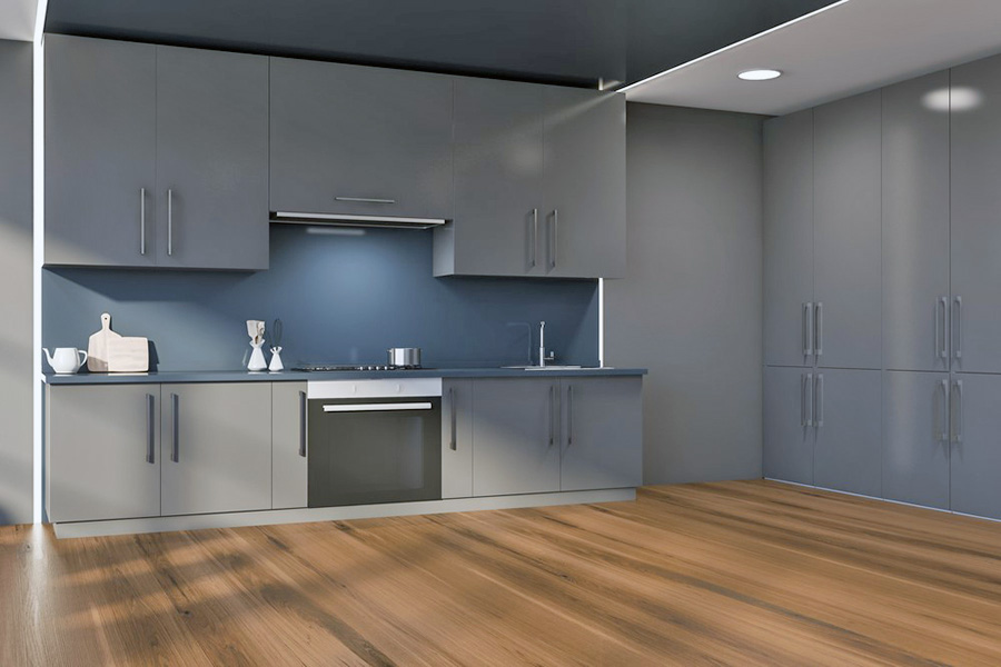 Вдале поєднання деревних та сірих тонів в інтер'єрі кухні в стилі хай-тек