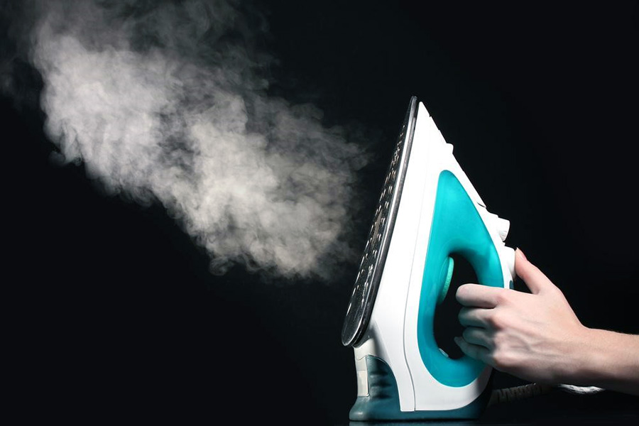 Як правильно доглядати за праскою