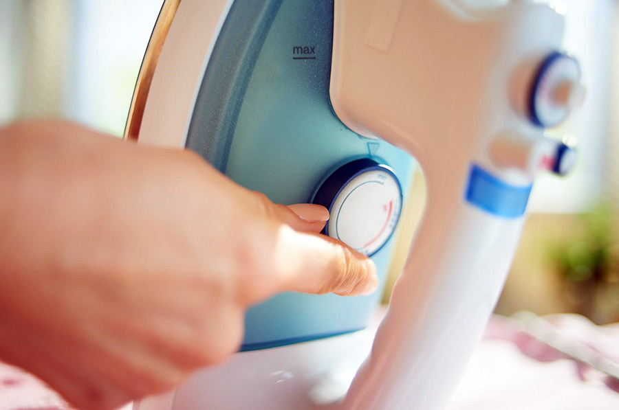 Як вибрати покупні засоби для очищення праски