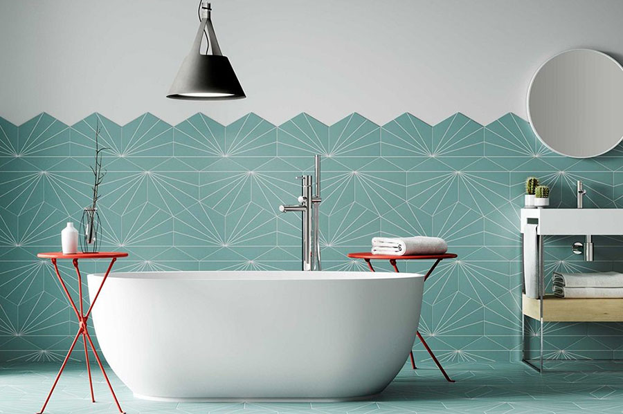 Багатокутна плитка спокійних відтінків для оздоблення стін у ванній