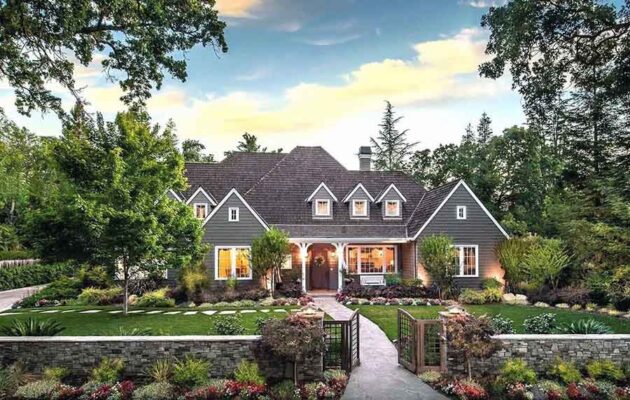 Дизайн двору приватного будинку – ідеї та приклади облагородження території