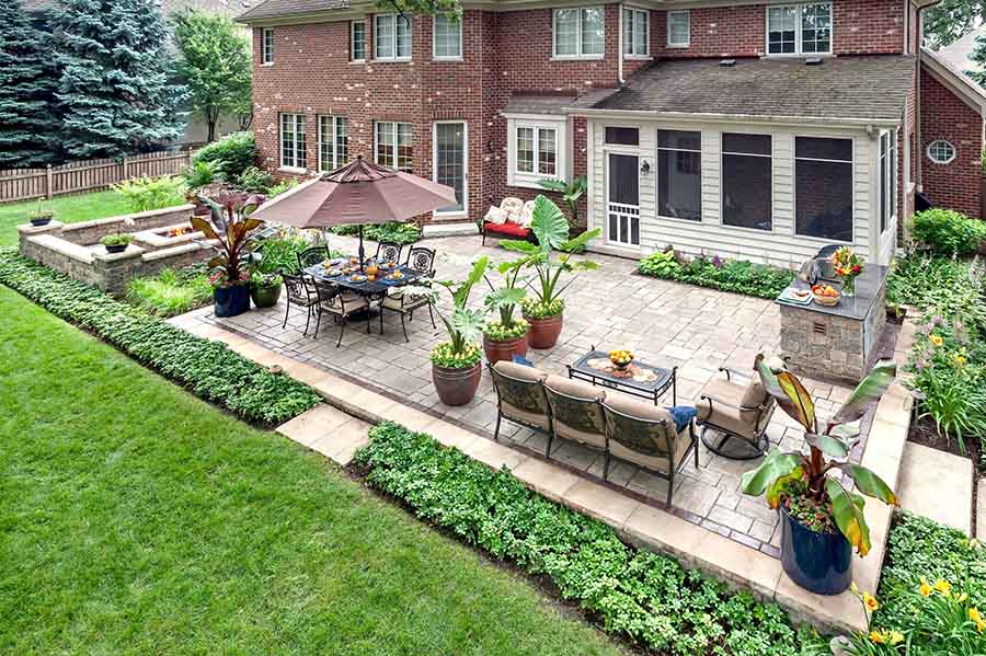 Де розмістити зону для відпочинку з мангалом у дворі приватного будинку