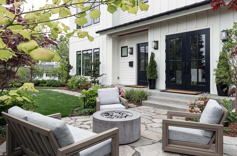 Планування двору та оформлення дизайну в стилі кантрі