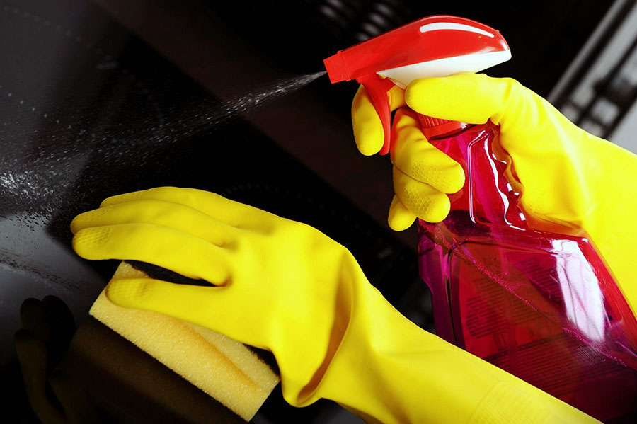 Які засоби краще використовувати для чищення духовки