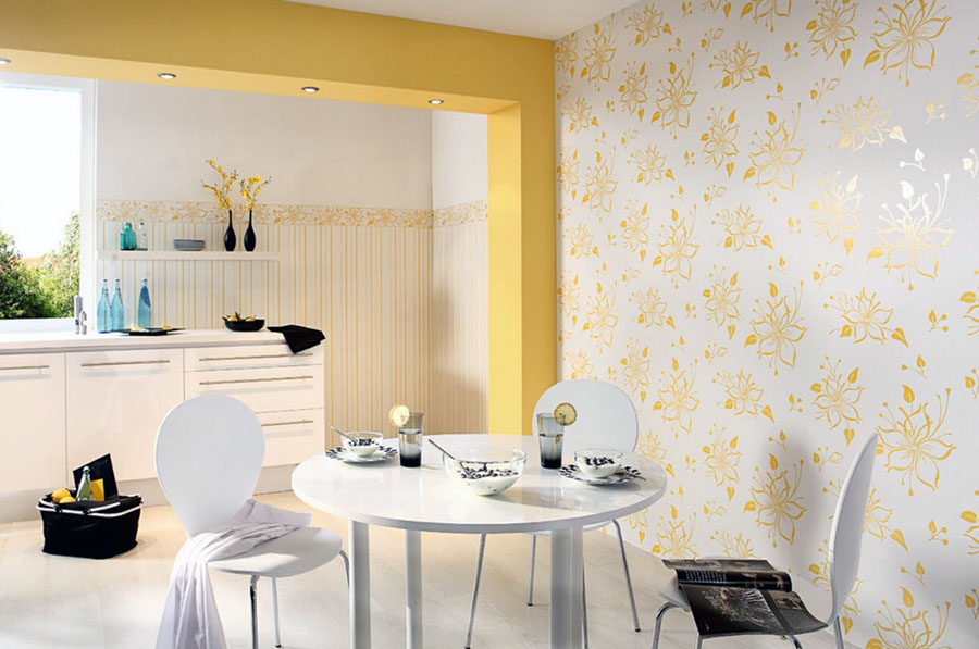 Використання незвичайних шпалер для прикрашення стіни біля обіднього столу