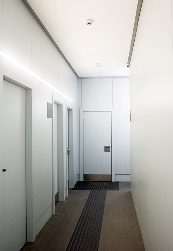 Готові варіанти вузького передпокою