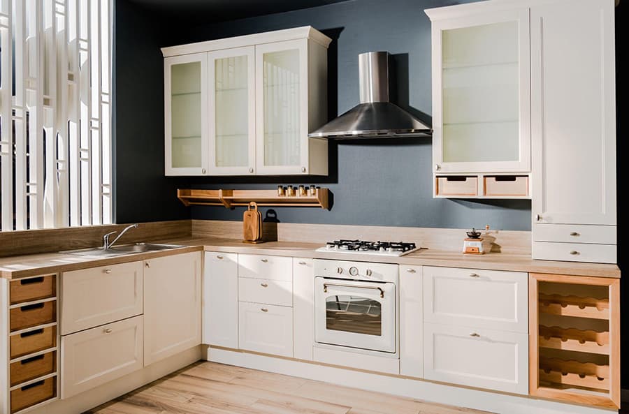 Як правильно вибрати колір меблів для кухні з сірою гамою