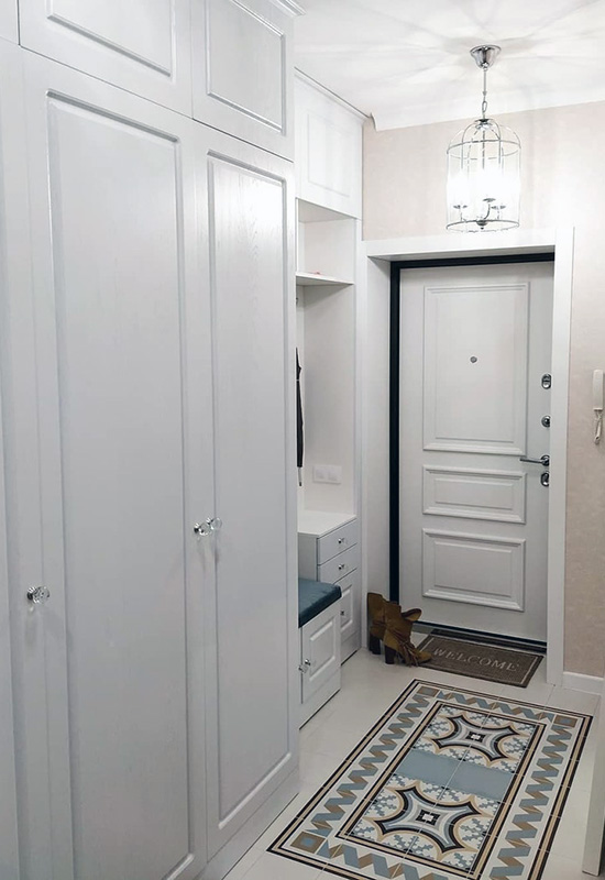 Збільшення простору передпокою за рахунок світлого інтер'єру