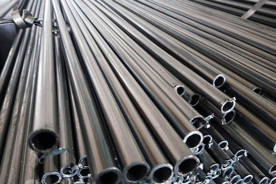 Як правильно підібрати металеві труби для опалення