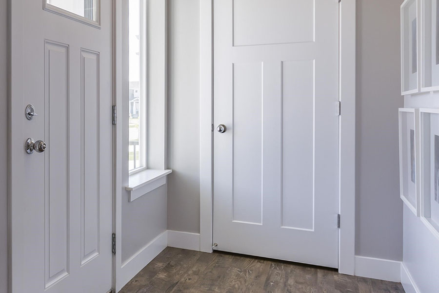 Візуальне збільшення простору у вузькому передпокої за допомогою природного освітлення