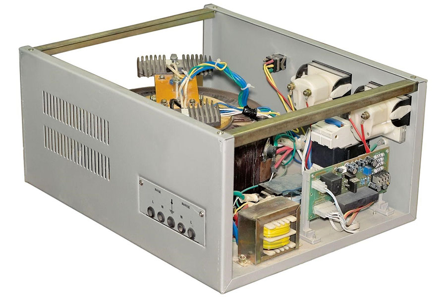 Критерии выбора лучшего стабилизатора напряжения для дома