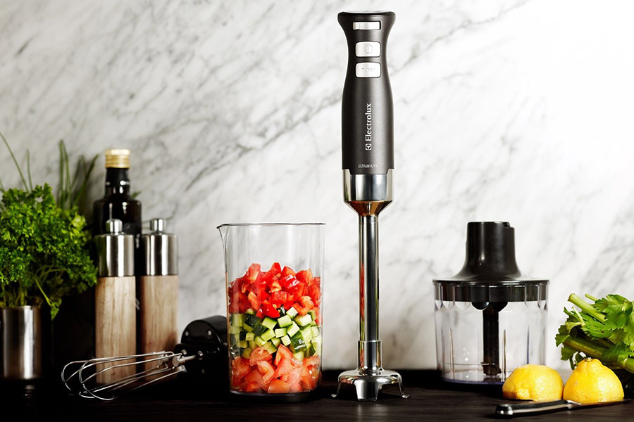 Основні переваги занурювальних моделей блендерів