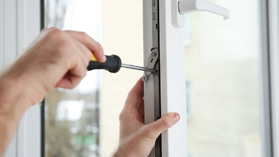 Как отрегулировать запорный механизм в металлопластиковых окнах