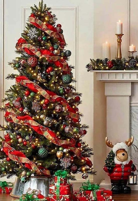 Декорування новорічної ялинки спіральним методом