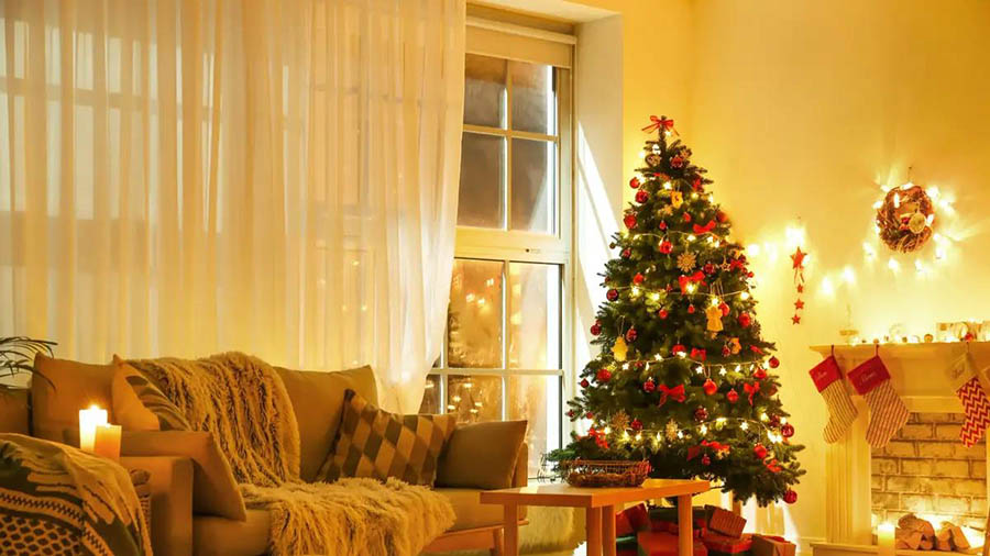 Кільцевий спосіб прикрашання ялинки до Нового року