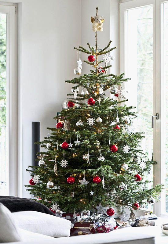 Як прикрасити новорічну ялинку в скандинавському стилі