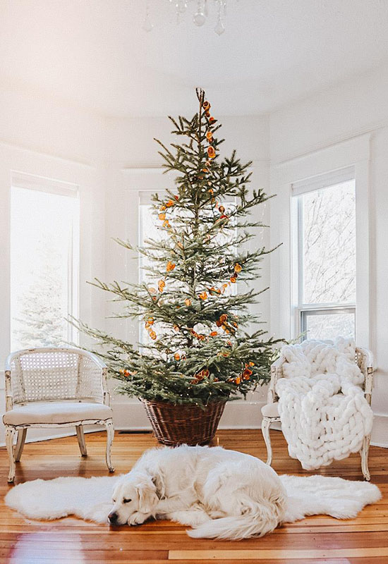 Різдвяна ялинка в стилі мінімалізм