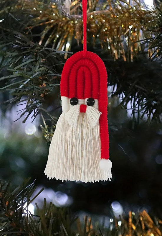 Тканевая игрушка для украшения елки на 2024 год