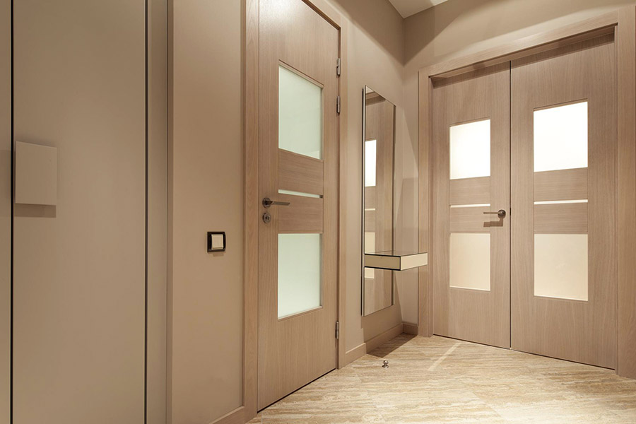 Міжкімнатні двері з комбінованих матеріалів