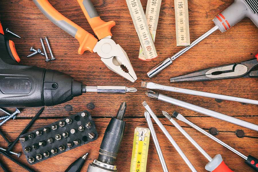 Де можна взяти інструменти для самостійного ремонту у квартирі