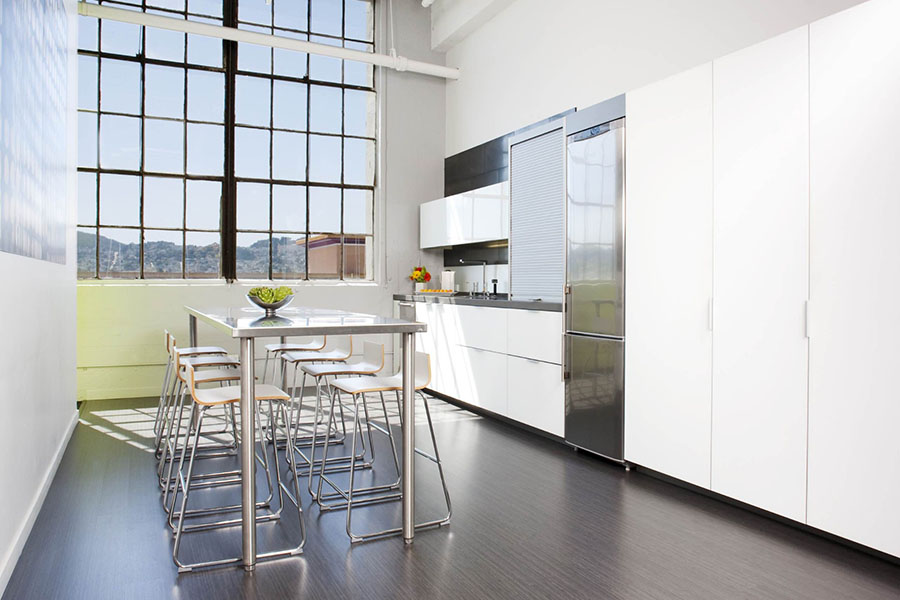 Як затишно оформити мінімалістичний інтер'єр великої кухні