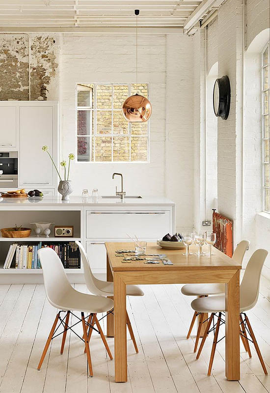 Світла кухня зі скандинавським дизайном інтер'єру