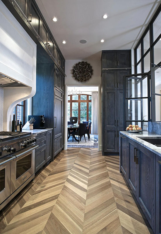 Які матеріали підходять для оздоблення підлоги в сучасній кухні