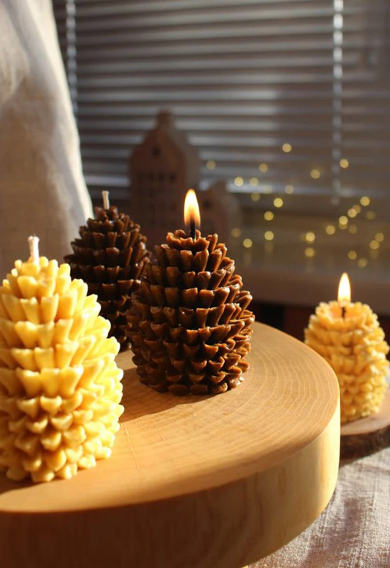 Ароматические свечи в виде шишек для декора комнаты к Новому Году
