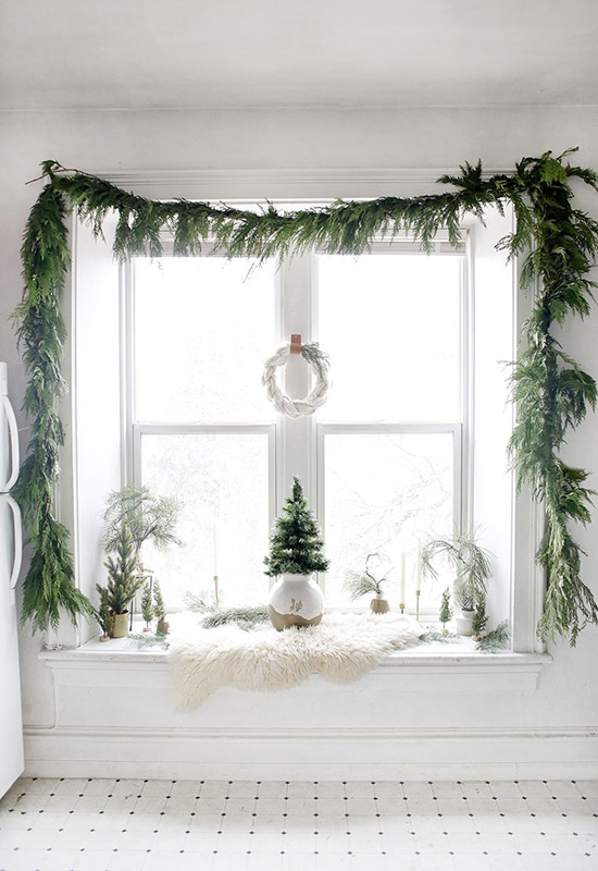 Как красиво украсить окна на Новый Год