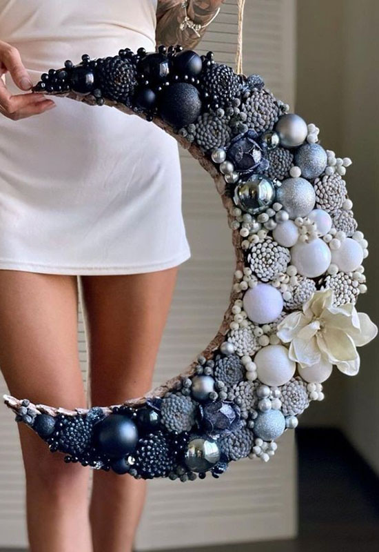 Как сделать новогодний месяц из подручных материалов