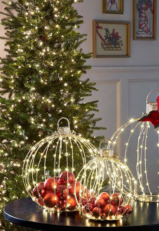 Тематичні статуетки та фігурки до Нового Року