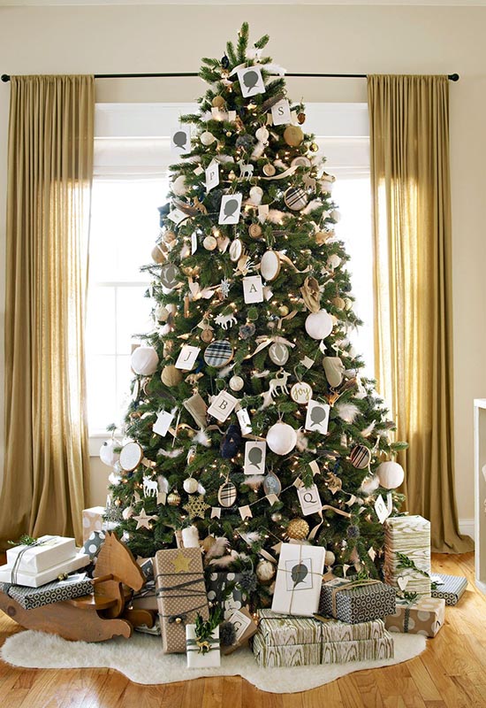 Уникальный дизайн новогодней елки в год Зеленой Деревянной Змеи