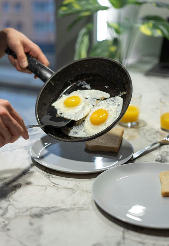 Як доглядати за сковорідкою